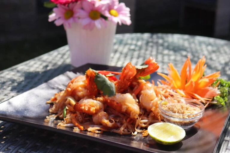 Pad Thai with king prawns